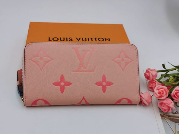 louis vuitton wallet purse 6 Footwear and Accessories Ads For Sale in Ireland DoneDeal