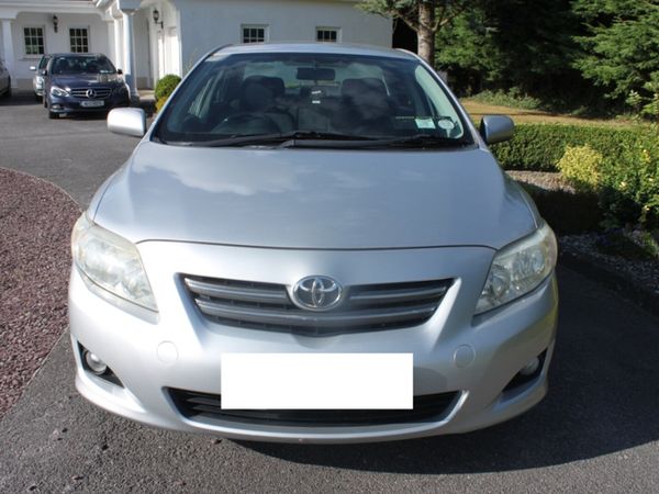 Toyota Corolla Saloon, Petrol, 2010, Silver