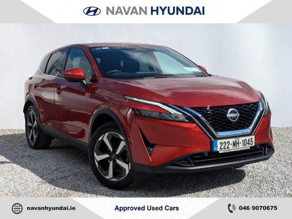 Nissan Qashqai MPV, Petrol, 2022, Red