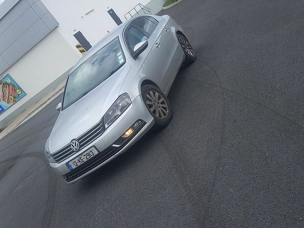Volkswagen Passat Saloon, Diesel, 2012, Silver