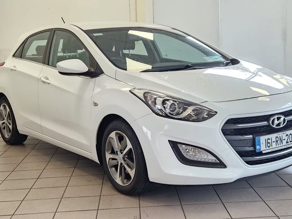 Hyundai i30 Hatchback, Petrol, 2016, White