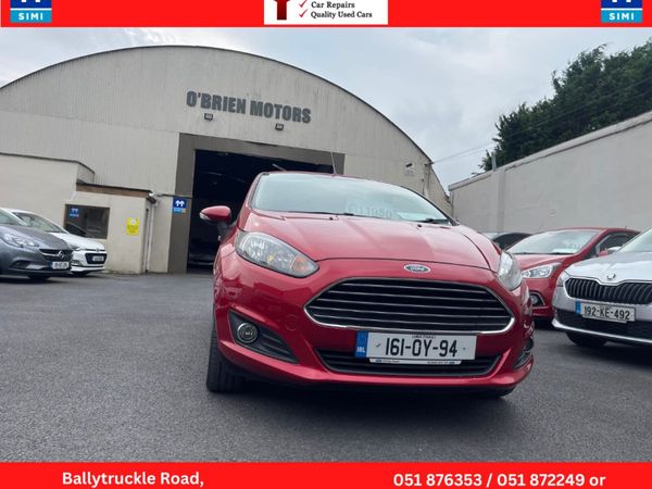 Ford Fiesta Hatchback, Petrol, 2016, Red