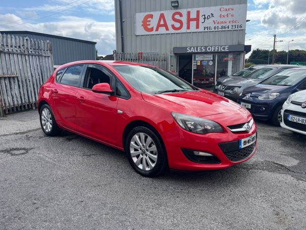 Opel Astra Hatchback, Diesel, 2015, Red