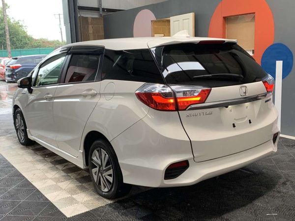 Honda Shuttle 1.5 Hybrid/reverse Camera/honda Shu for sale in Co ...
