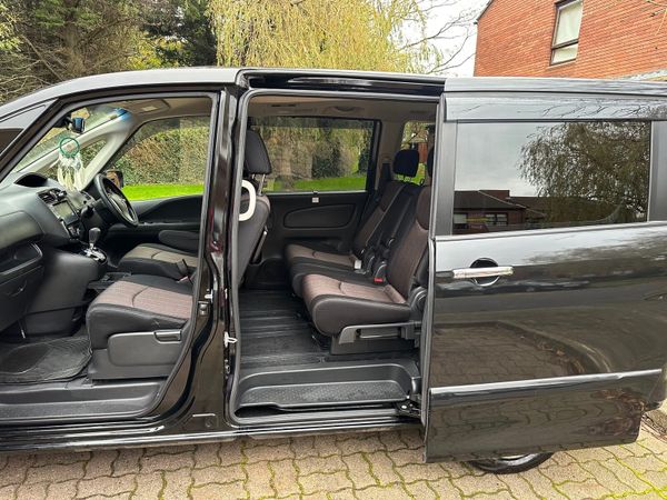 Nissan Serena MPV, Petrol Hybrid, 2014, Black