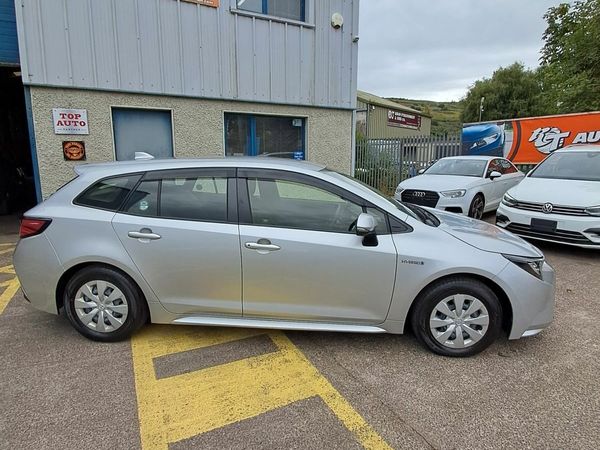 Toyota Corolla Hatchback, Petrol Hybrid, 2020, Silver