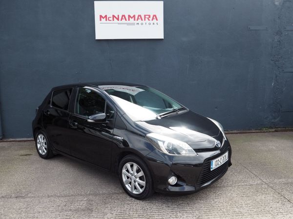 Toyota Yaris Hatchback, Petrol Hybrid, 2013, Black