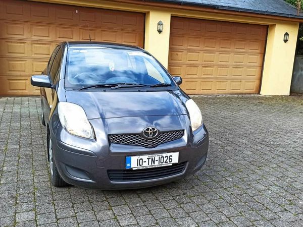 Toyota Yaris Hatchback, Petrol, 2010, Grey