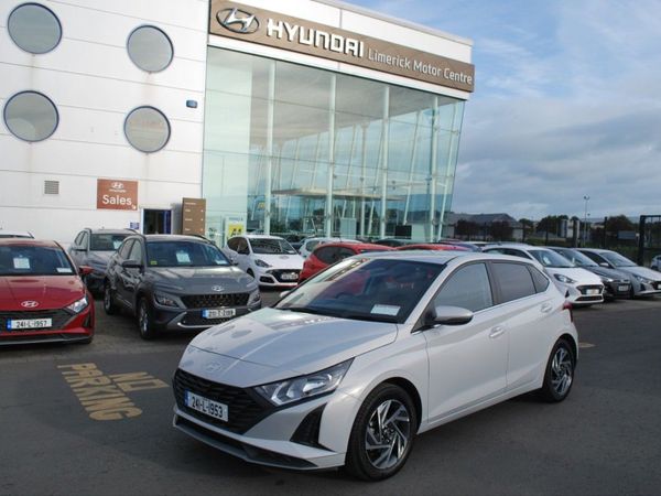 Hyundai i20 Hatchback, Petrol, 2024, Grey