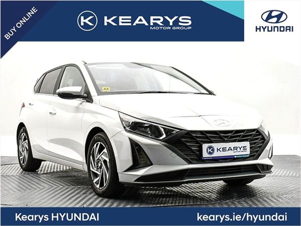 Hyundai i20 Hatchback, Petrol, 2024, White