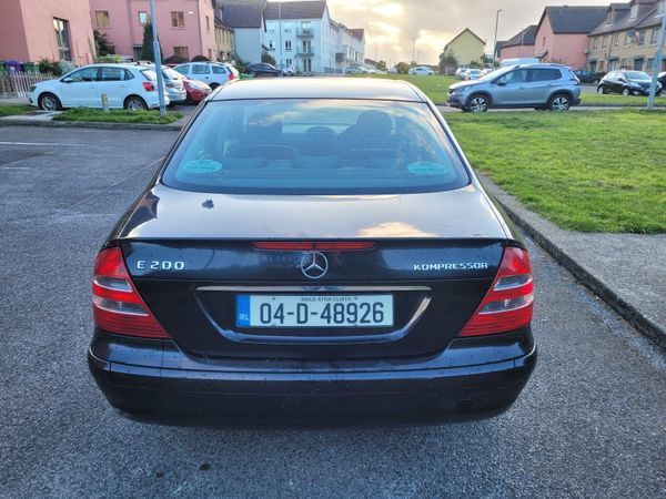 Mercedes-Benz E-Class Saloon, Petrol, 2004, Black