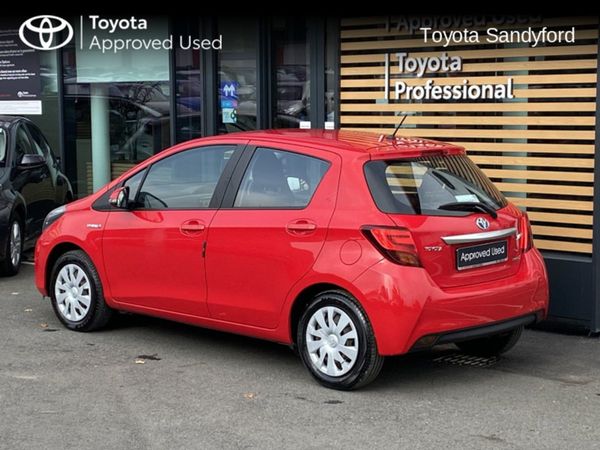 Toyota Yaris Hybrid Automatic // Rear Camera // B for sale in Co ...