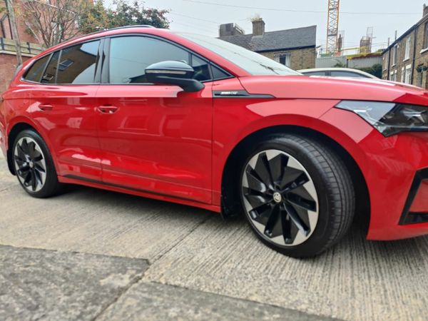 Skoda Enyaq Estate/Jeep, Electric, 2023, Red