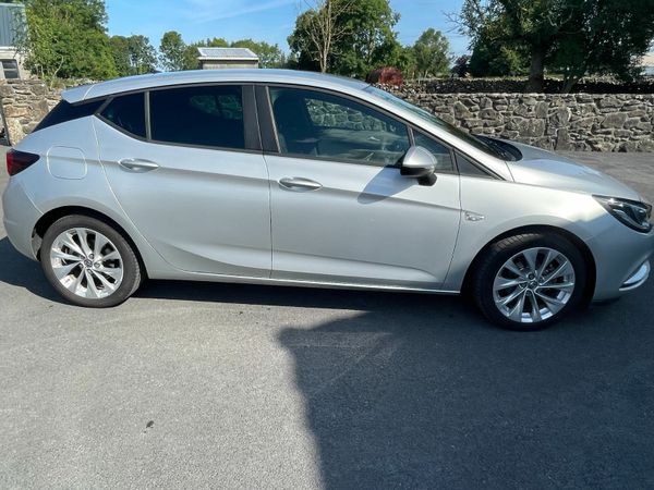 Opel Astra Hatchback, Petrol, 2019, Grey