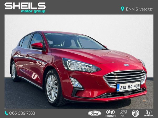 Ford Focus Hatchback, Petrol, 2021, Red