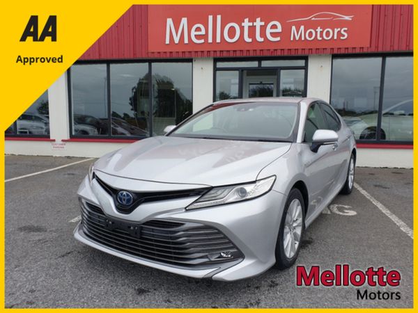 Toyota Camry Saloon, Hybrid, 2019, Silver