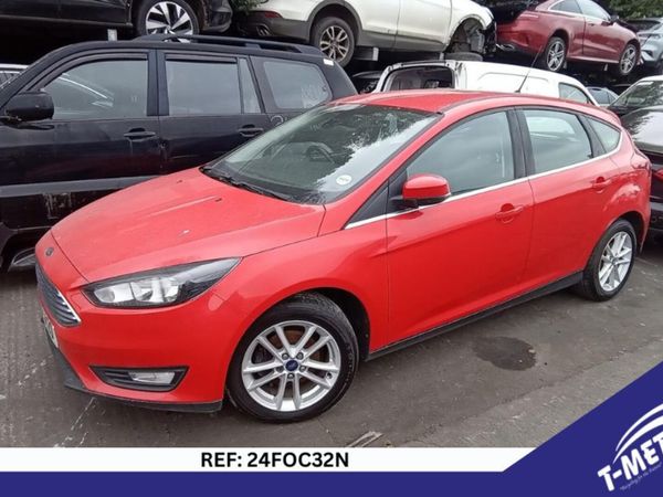 Ford Focus Hatchback, Petrol, 2016, Red