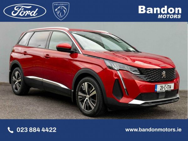 Peugeot 5008 MPV, Petrol, 2021, Red