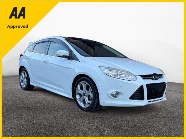 Ford Focus Hatchback, Petrol, 2013, White