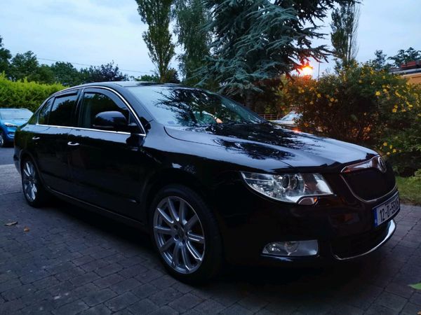 Skoda Superb Hatchback, Diesel, 2012, Black