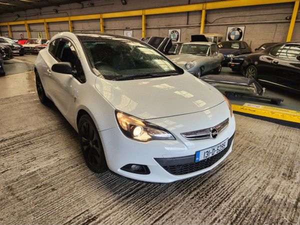 Opel Astra Hatchback, Diesel, 2013, White