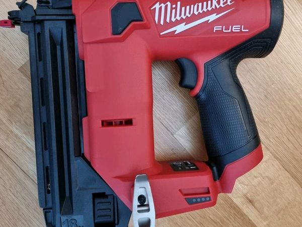 Milwaukee brad nailer sale hotsell