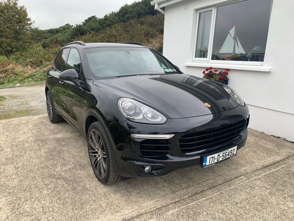 Porsche Cayenne SUV, Petrol Plug-in Hybrid, 2017, Black