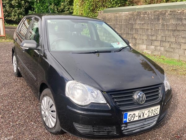 Volkswagen Polo Hatchback, Petrol, 2009, Black