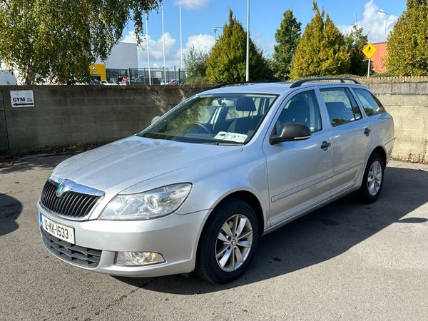 Skoda Octavia Estate, Diesel, 2012, Silver