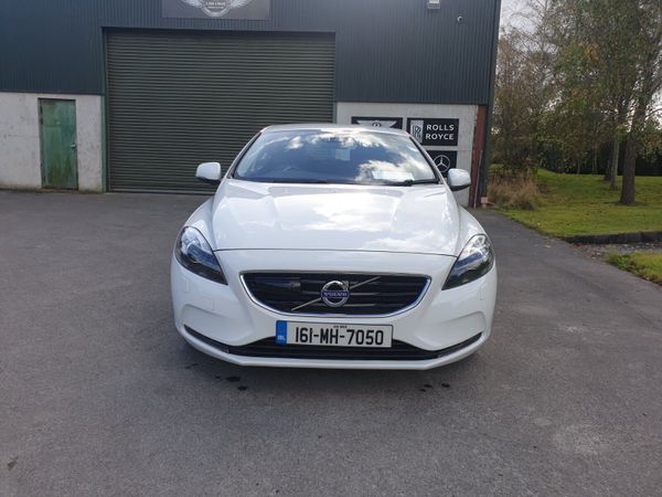 Volvo V40 Hatchback, Petrol, 2016, White