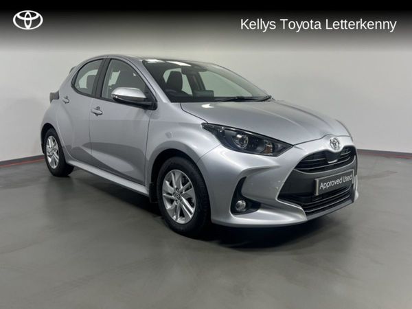 Toyota Yaris Hatchback, Hybrid, 2024, Silver