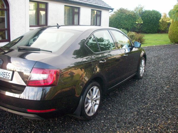 Skoda Octavia Saloon, Diesel, 2020, Black