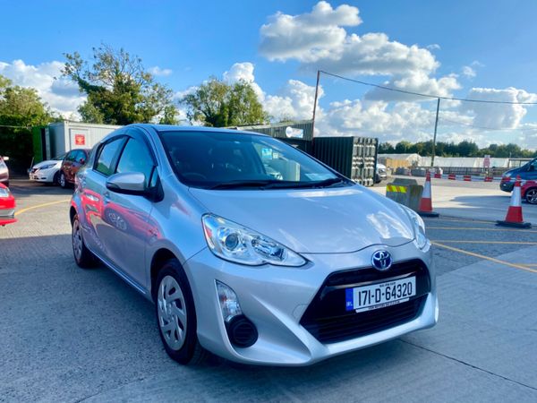 Toyota Aqua Hatchback, Petrol Hybrid, 2017, Silver