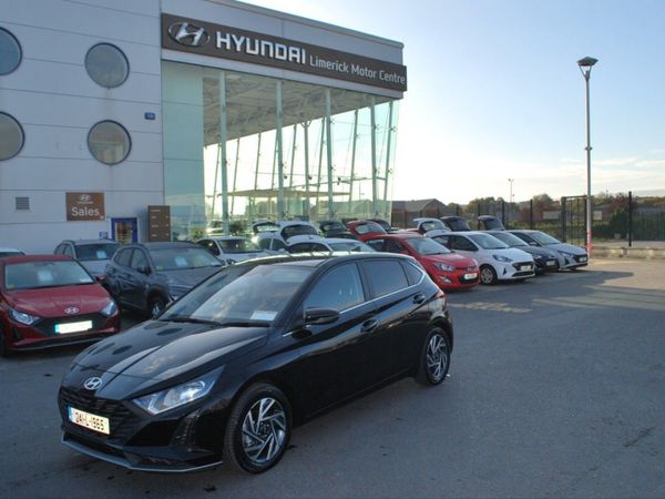 Hyundai i20 Hatchback, Petrol, 2024, Black