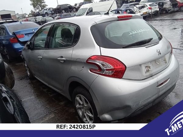 Peugeot 208 Hatchback, Petrol, 2015, Silver