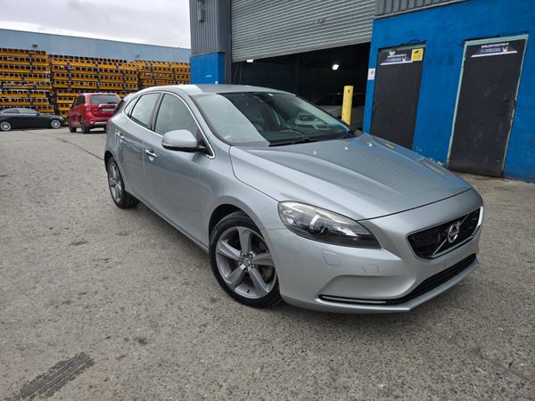 Volvo V40 Hatchback, Petrol, 2013, Silver