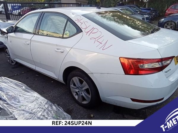 Skoda Superb Hatchback, Diesel, 2016, White