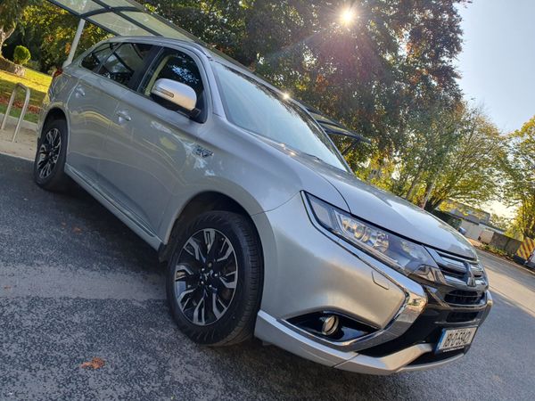 Mitsubishi Outlander SUV, Petrol Hybrid, 2018, Silver