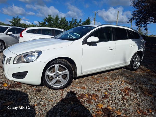 Volvo V60 Estate, Petrol, 2013, White