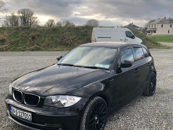 BMW 1-Series Hatchback, Diesel, 2009, Black