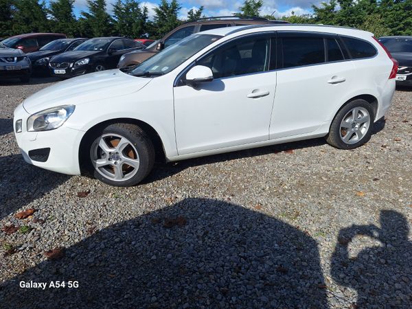 Volvo V60 Estate, Petrol, 2013, White