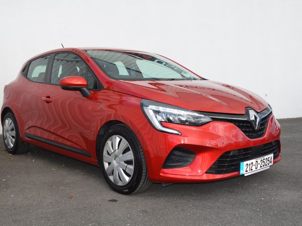 Renault Clio Hatchback, Petrol, 2021, Red