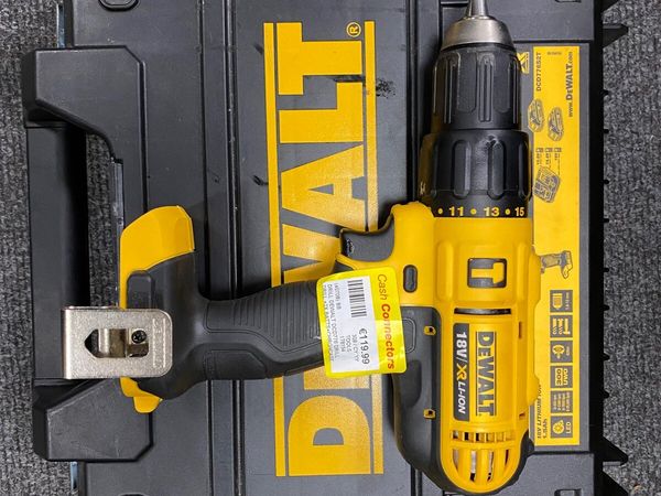 Dewalt dcd776 battery charger hotsell