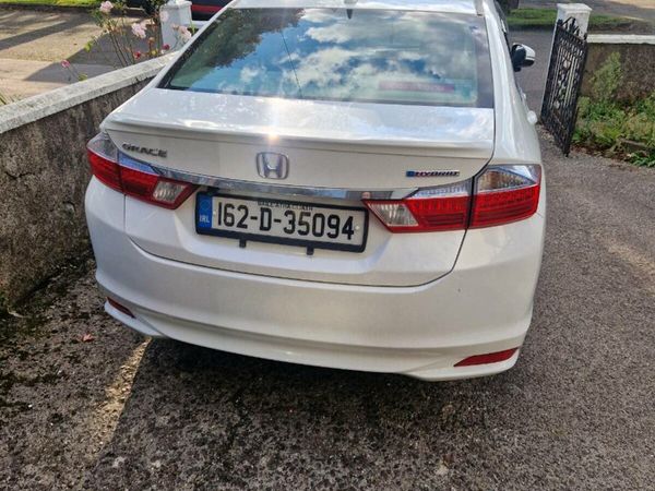 Honda Grace Saloon, Petrol Hybrid, 2016, White