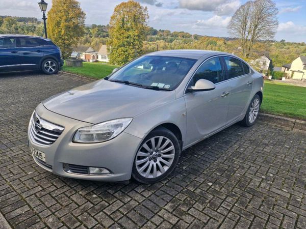 Opel Insignia Saloon, Diesel, 2010, Yellow