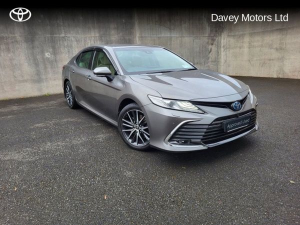 Toyota Camry Saloon, Hybrid, 2022, Grey