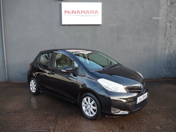 Toyota Yaris Hatchback, Petrol, 2014, Black