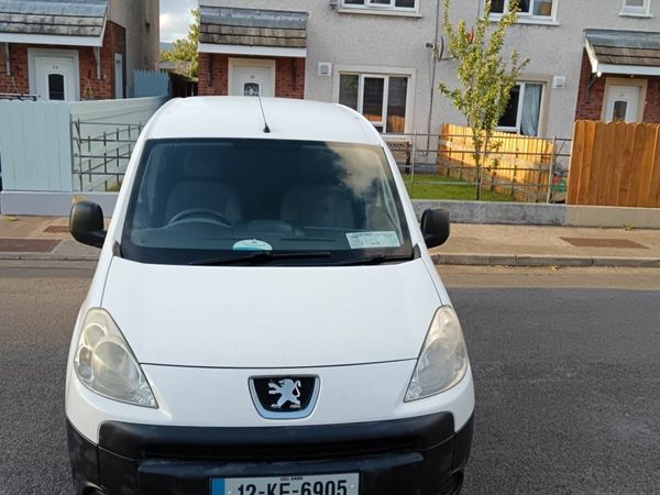 Peugeot Partner MPV, Diesel, 2012, White