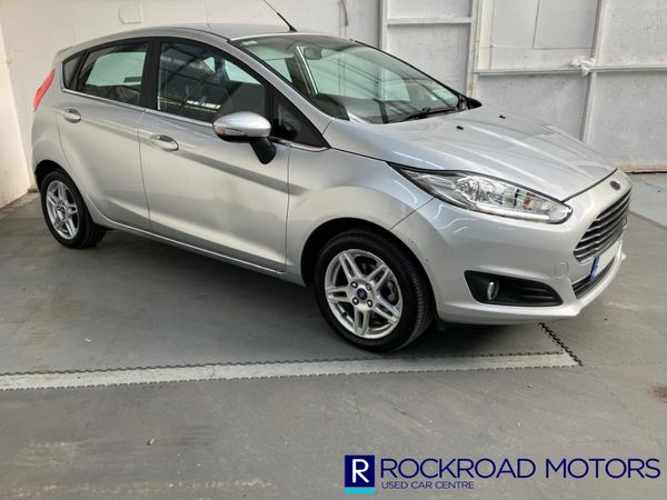 Ford Fiesta Hatchback, Petrol, 2014, Silver