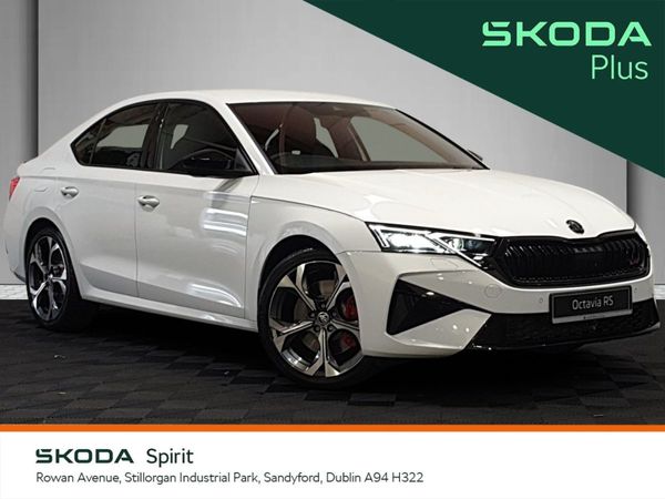 Skoda Octavia Hatchback, Petrol, 2025, White